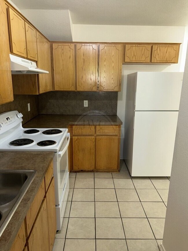 Building Photo - 4005 Doraine Ct
