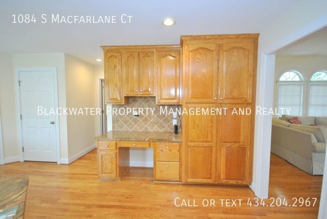 Building Photo - Beautiful Home in Lake Vista