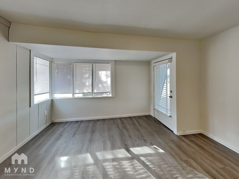 Building Photo - 7203 SE Harmony Dr