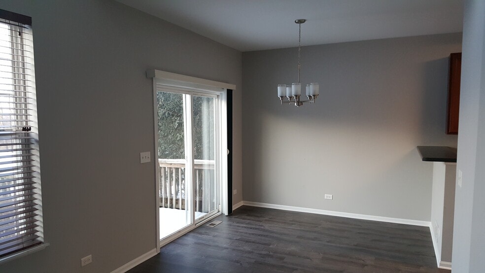 Building Photo - 558 Gunnison Ct
