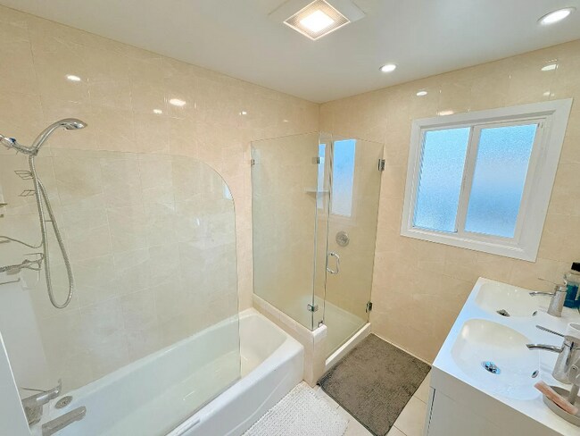 Building Photo - 86 Everglade Dr