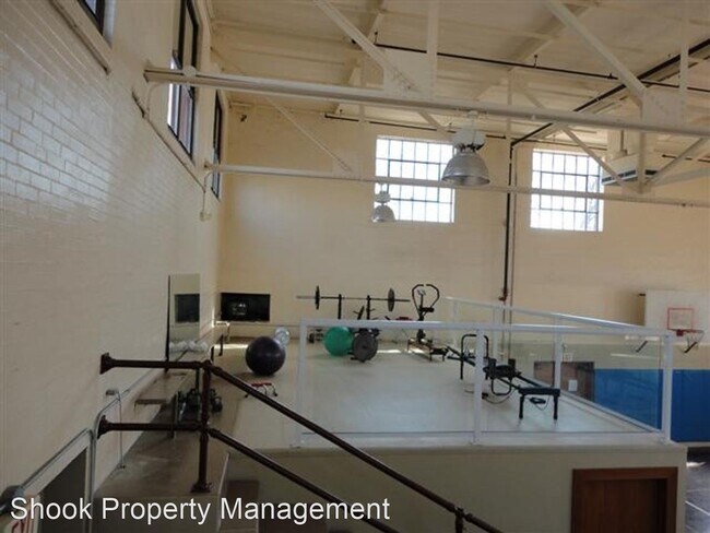 Building Photo - 2 br, 1.5 bath House - 519 Owen St #11