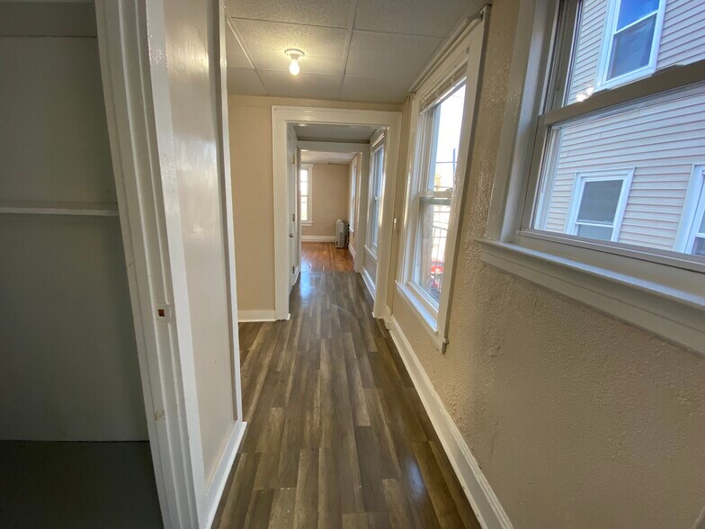 Building Photo - 182 Grant St