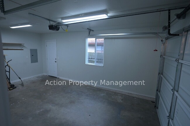 Building Photo - 2 bed, 1 bath, 1 car garage in Sequim