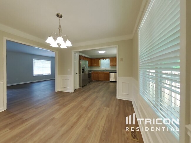 Building Photo - 340 Tuscany Trce