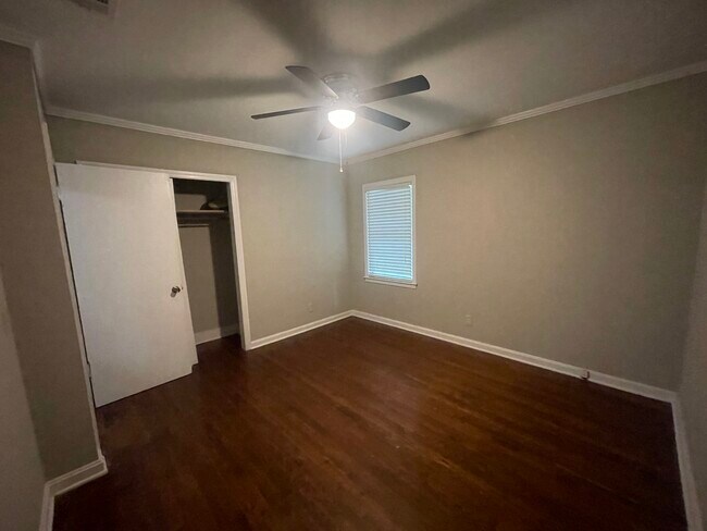 Building Photo - 103 Forest Way