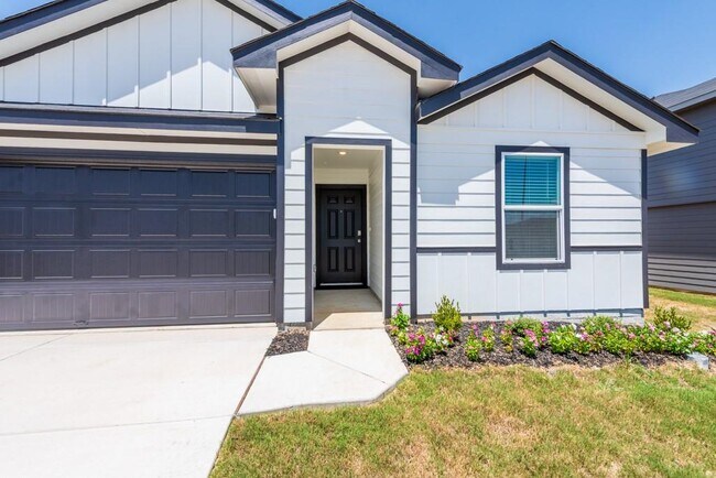 Building Photo - 2115 Windflower Ln