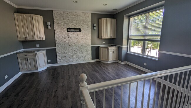 Primary Photo - 768 Lambert Ln