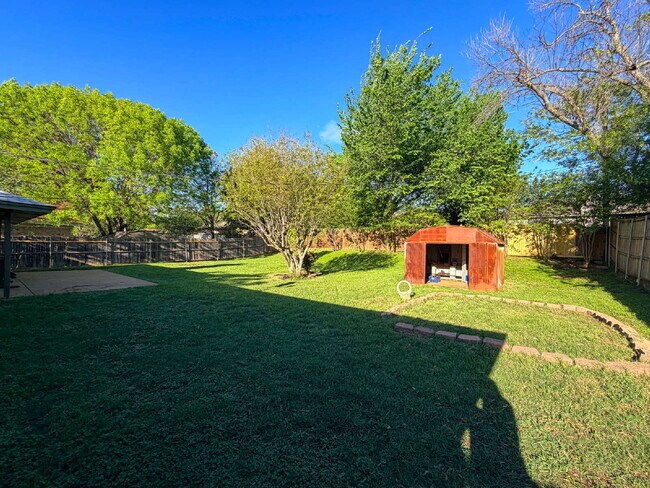 Building Photo - Charming 3-Bedroom Haven with Cozy Fireplace with Study in North Richland Hills!