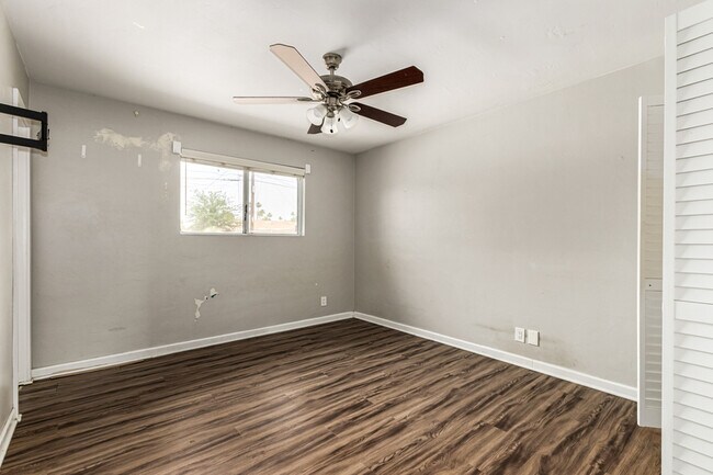 Building Photo - 1310 W Romo Jones St