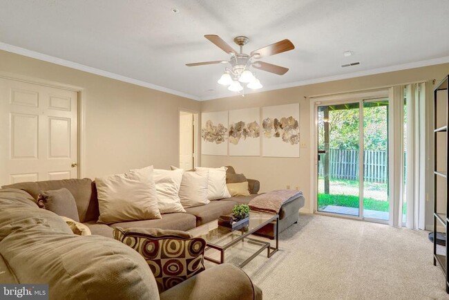 Building Photo - 8819 Hardesty Dr
