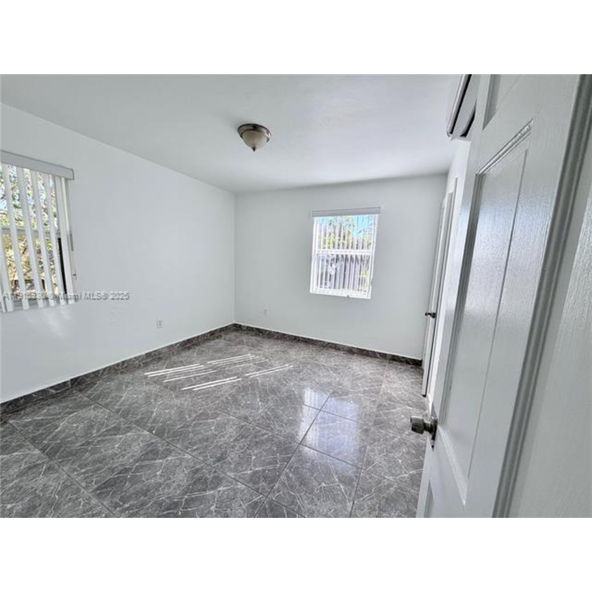 Building Photo - 11 Sidonia Ave