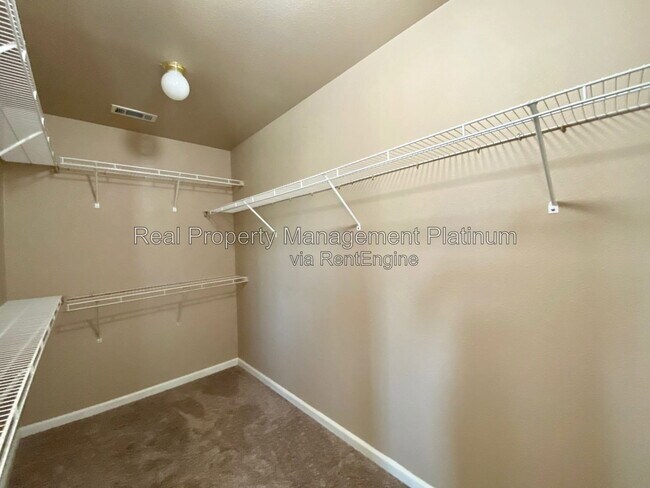 Building Photo - 7115 N Cecelia Ave
