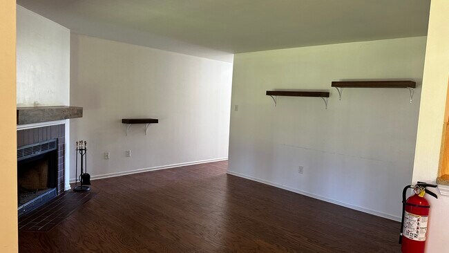Building Photo - 350 Tavistock