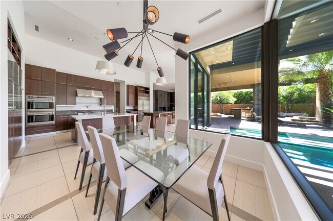 Building Photo - 1501 Foothills Village Dr