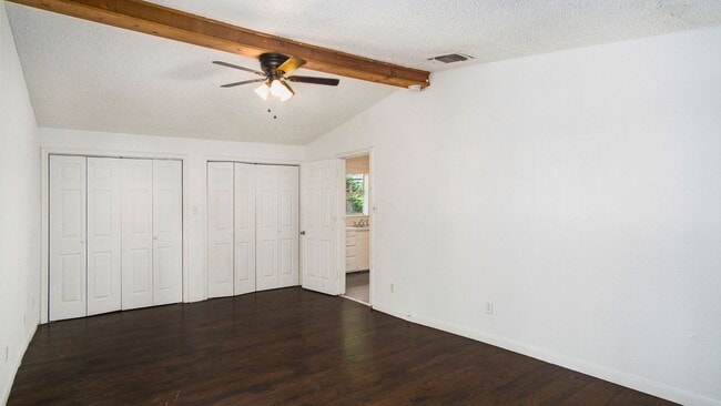 Building Photo - Beautifully Crafted 3 Bed 1 Bath Home in River Oaks!