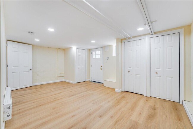 Building Photo - 4 Rademan Pl