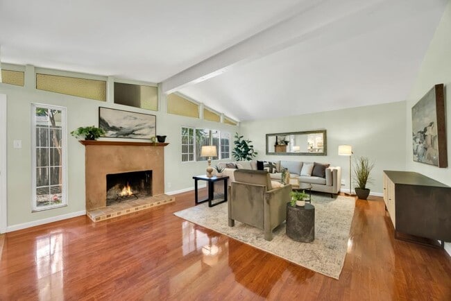 Building Photo - 4330 Baywood Way