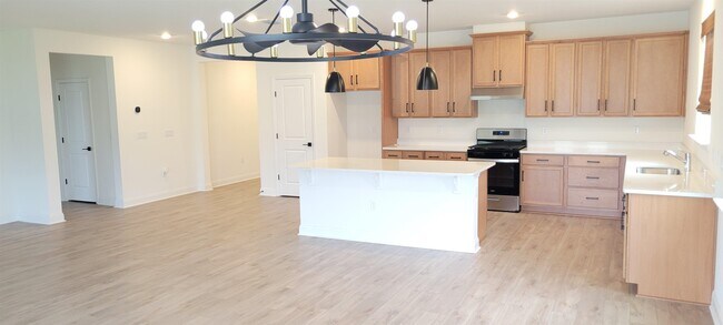 Building Photo - 214 Santos Ln