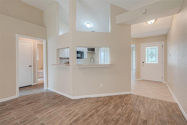 Building Photo - 4422 Waterfall Way