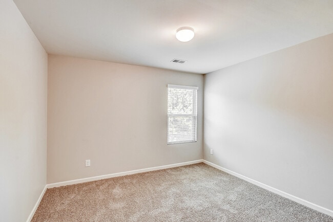 Building Photo - 217 Addison Dr