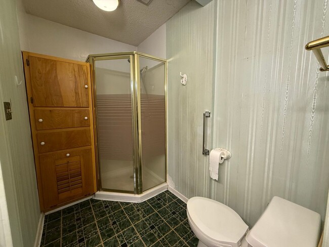 Building Photo - Milton / Pace - 3 bedroom, 2 bathroom