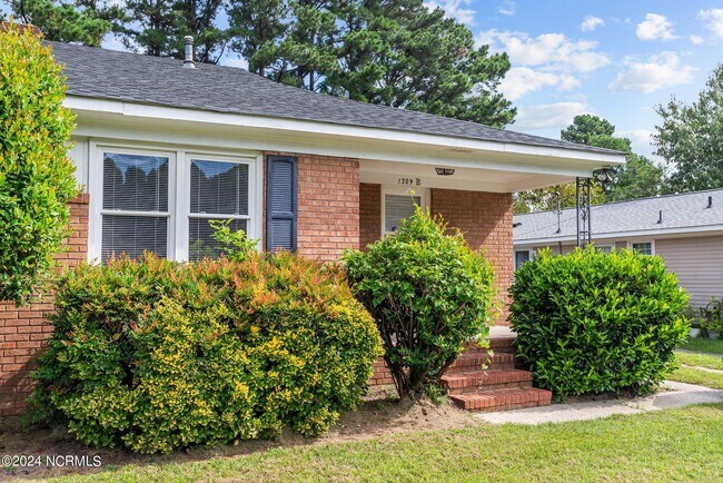 Building Photo - 1309 Willow St