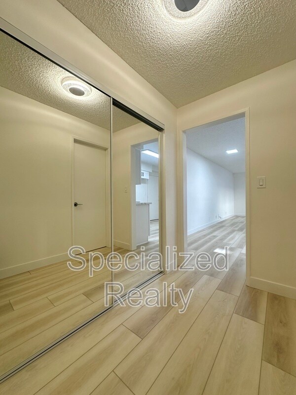 Building Photo - 342 E Providencia Ave