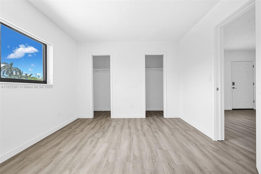 Building Photo - 13090 Griffing Blvd