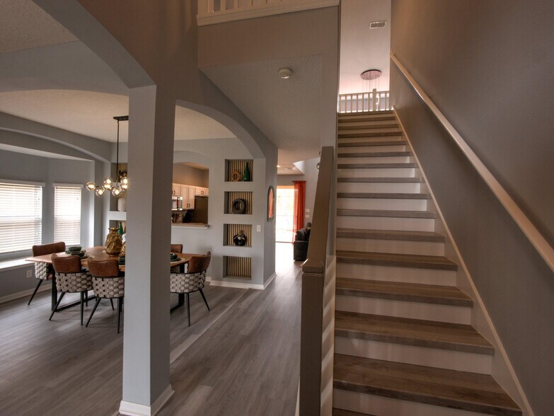 Building Photo - 232 Solana Cir