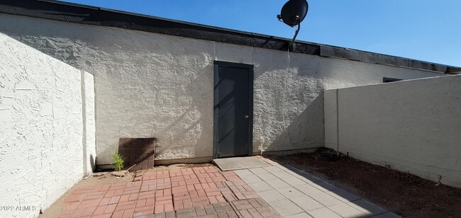 Building Photo - 3411 N 12th Pl
