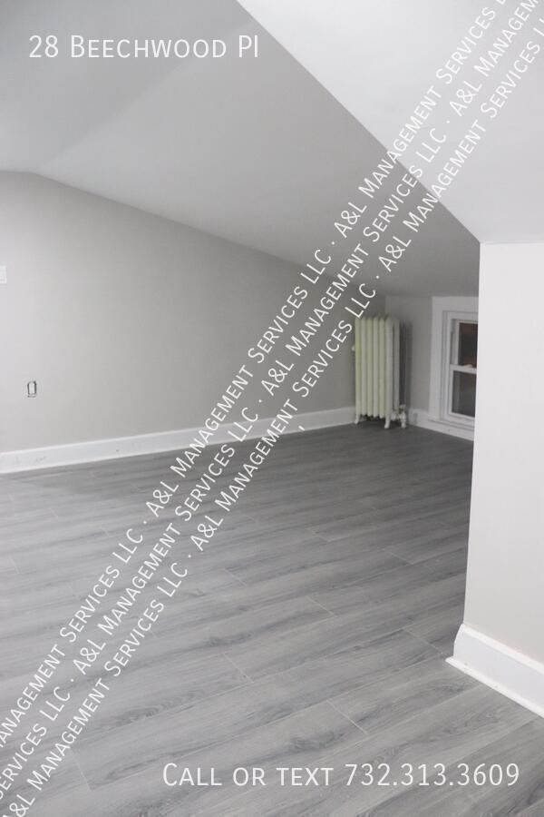 Building Photo - 28 Beechwood Pl