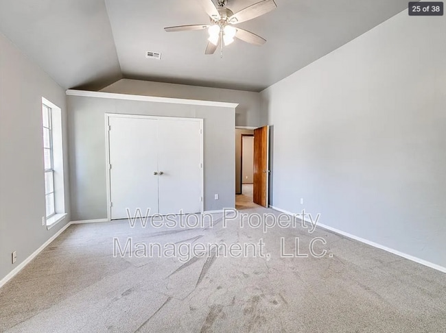 Building Photo - 18120 Chestnut Oak Dr