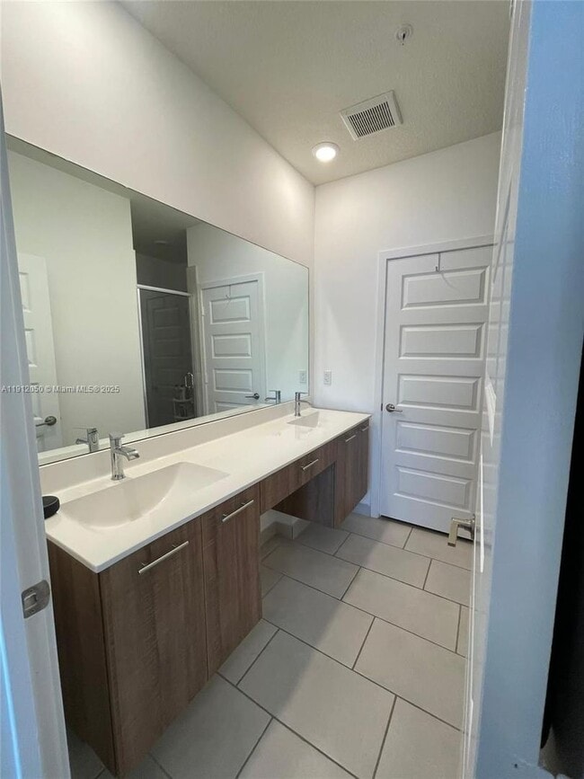 Building Photo - 4670 NW 84th Ave