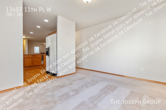 Building Photo - 13407 11th Pl W