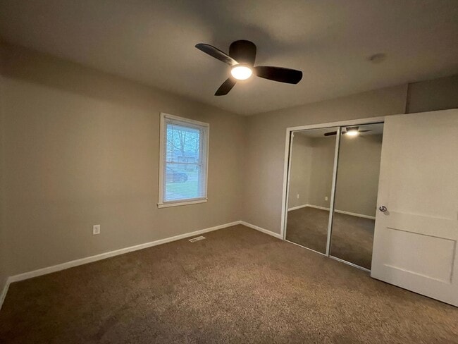 Building Photo - ABSOLUTELY ADORABLE! NEW BATHROOM! WASHER ...