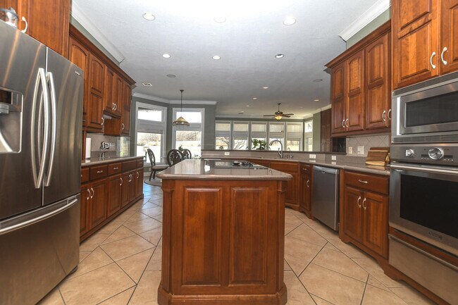 Building Photo - 21685 Merion Ct