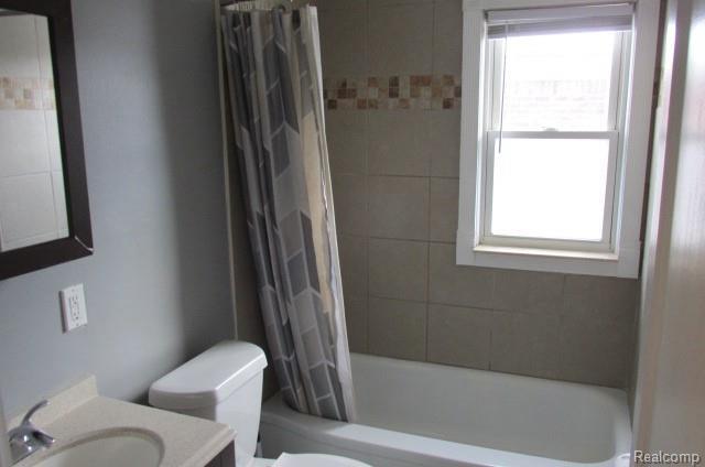 Building Photo - 932 Detroit Ave