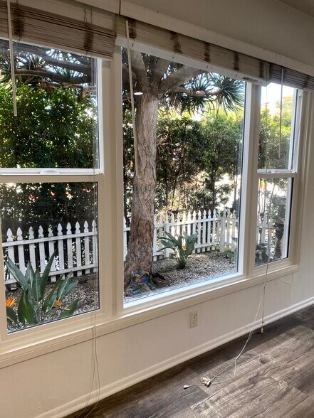 Building Photo - 7602 Lexington Ave