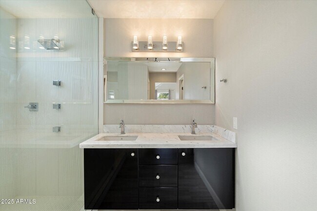 Building Photo - 8835 W Michelle Dr