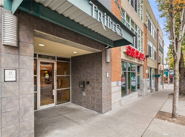 Tribeca Entry - 17 W Mercer St