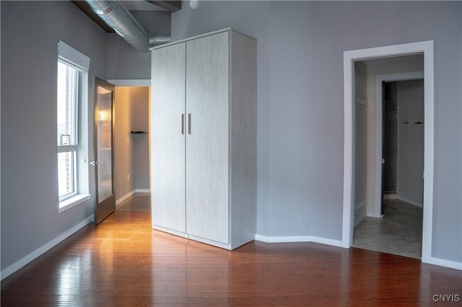 Building Photo - 211 W Jefferson St