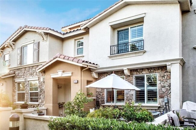 Primary Photo - Gorgeous Harveston Townhome - Just across ...