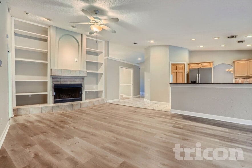 Building Photo - 1736 Pine Creek Ct