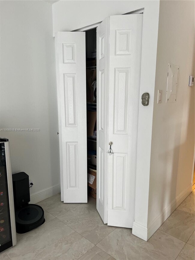 Building Photo - 3304 Virginia St