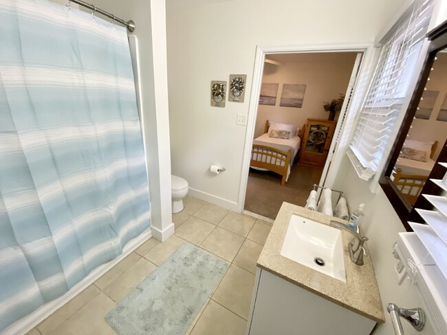 Building Photo - Furnished Old Town Bluffton Cottage