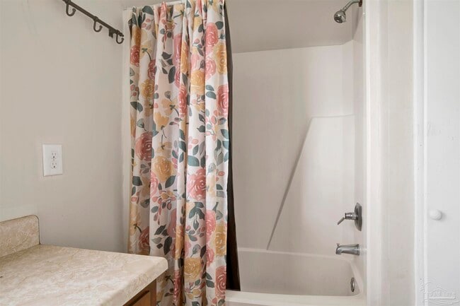 Building Photo - 2802 W Gonzalez St