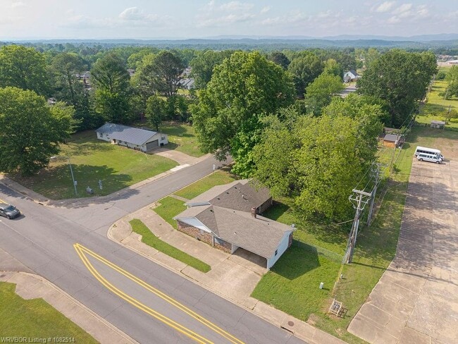 Building Photo - 100 Meadow Pl
