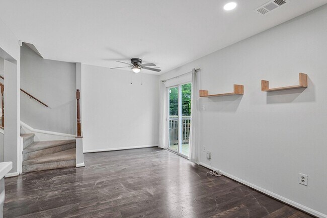 Building Photo - 1675 Ridgely Ct