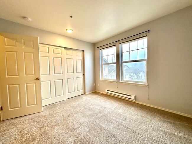 Building Photo - 2Bd/2.25Ba Mukilteo Condo